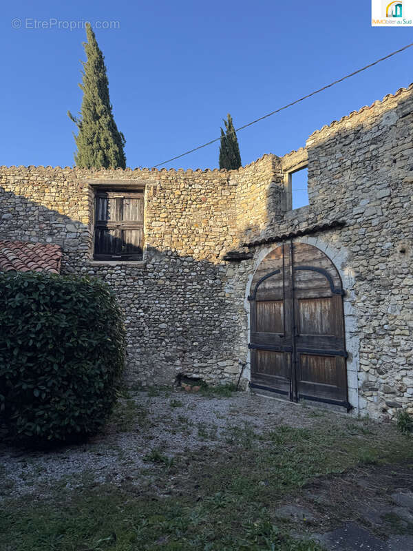 Maison à LEZAN