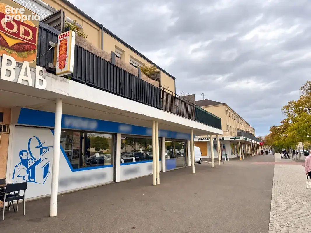 Commerce à VILLEPREUX