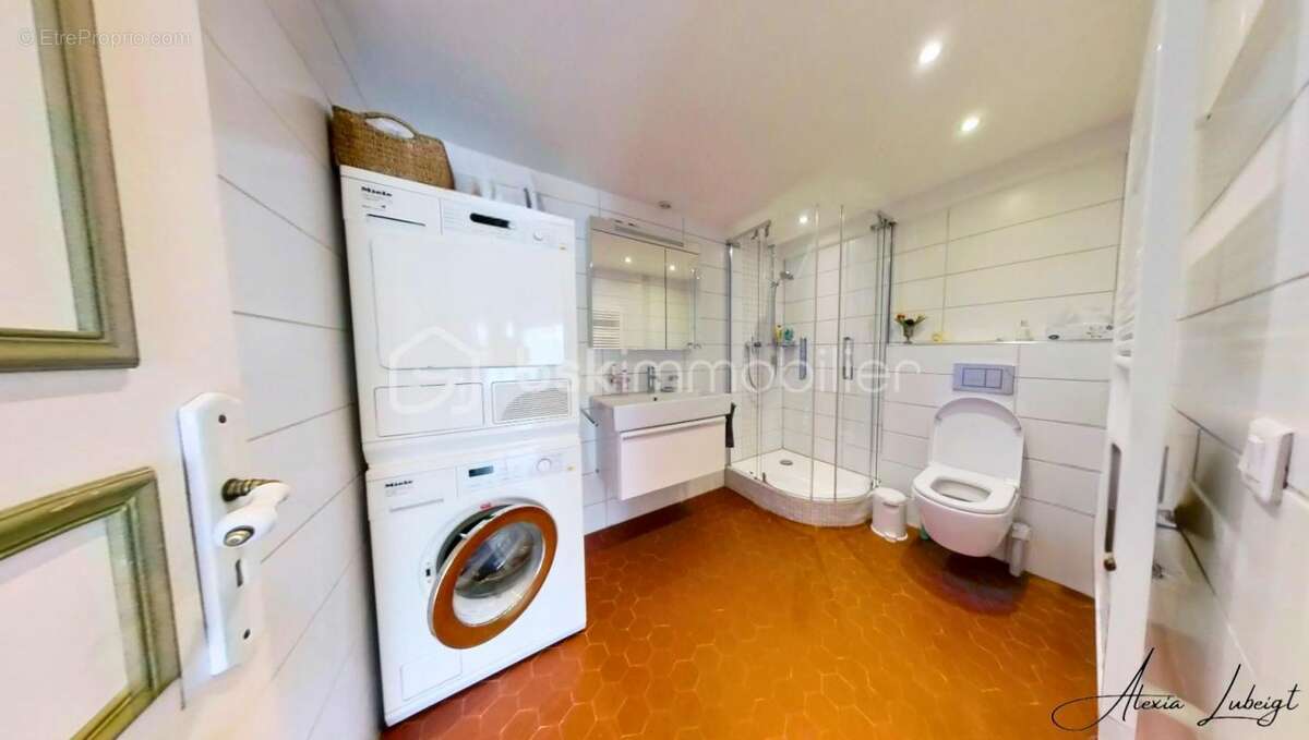 Maison à ENTRECASTEAUX