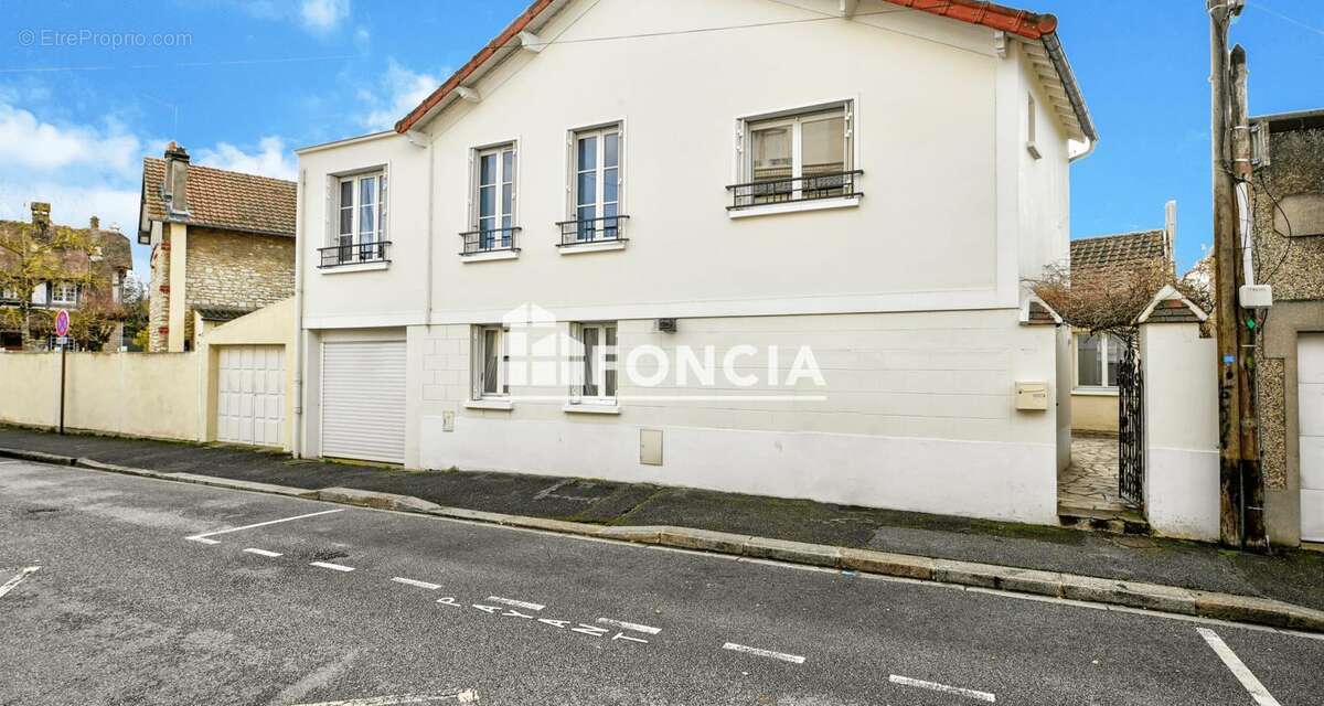 Maison à MANTES-LA-JOLIE