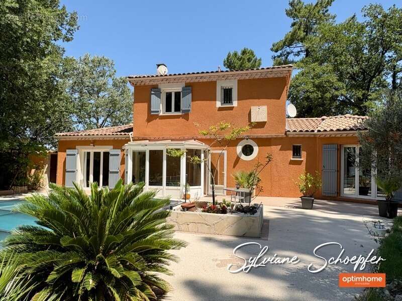 Villa familiale 4 chambres avec piscine et grand terrain  Calme absolu et sans vis-à-vis  Saint-Restitut - photo 4