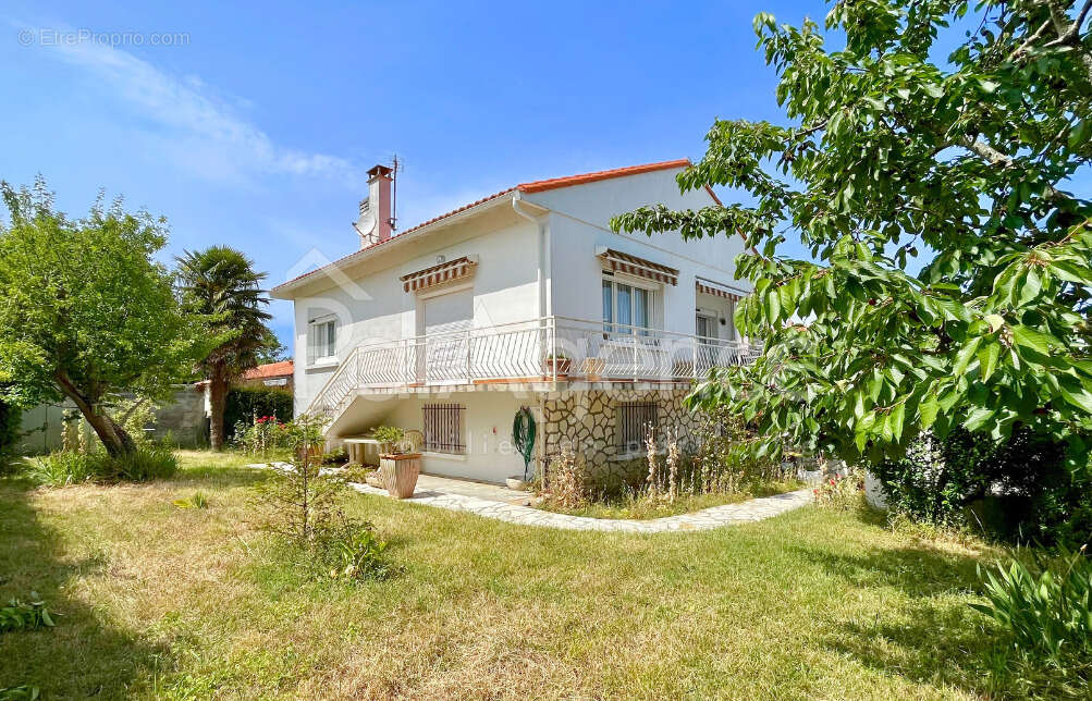 Maison à MESCHERS-SUR-GIRONDE