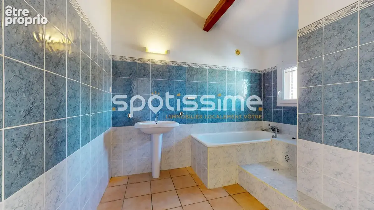 Agde  maison t4 trois faces avec jardin et garage - photo 9