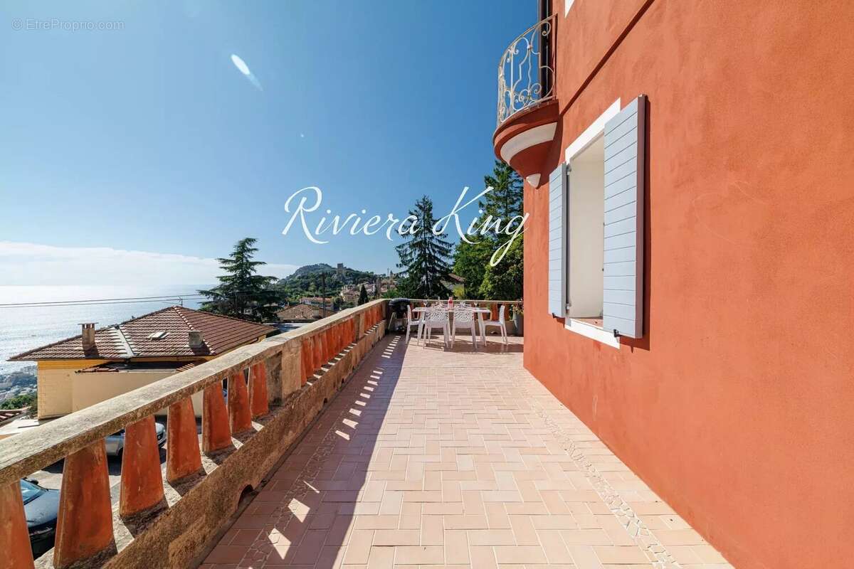 Magnifique villa 5 pieces a deux pas du centre village avec vue mer panoramique et grand garage la turbie (06320) - photo 18