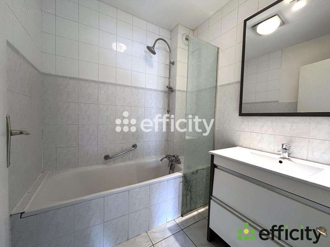 Appartement 81 m² à Vinay  - photo 13