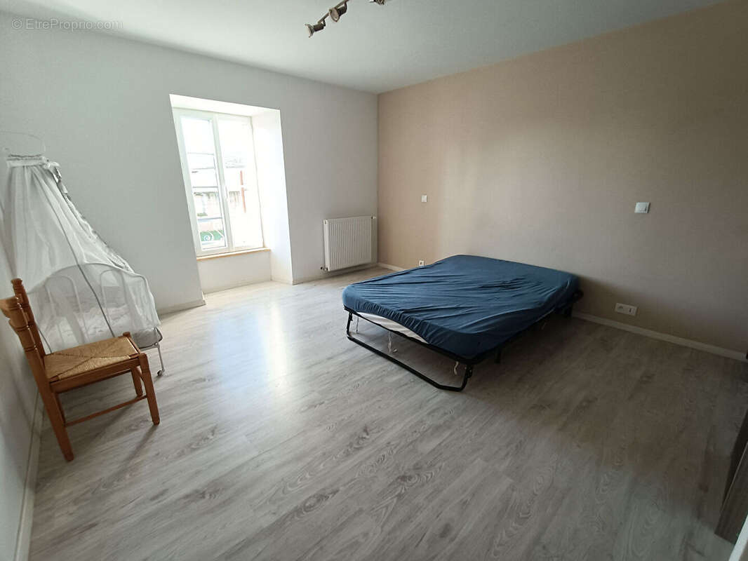 Maison à LES NOUILLERS