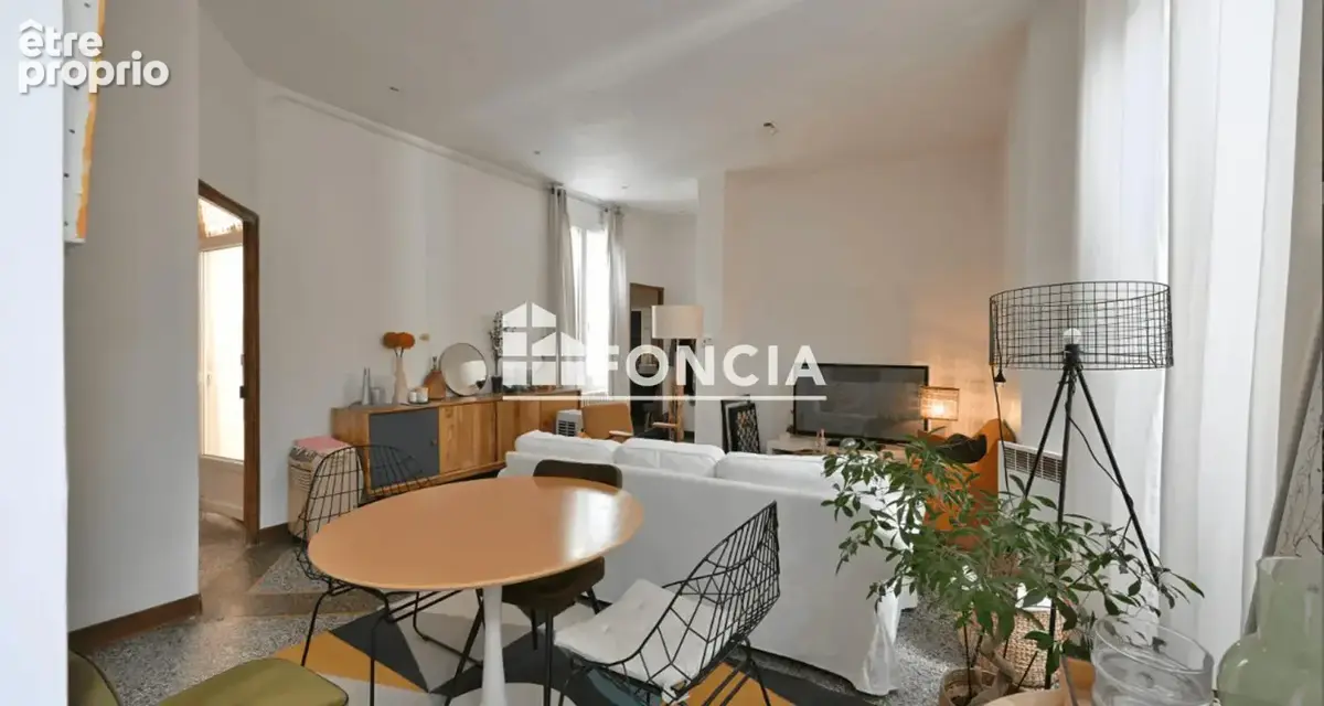 Centre historique ,appartement T2 rénové de 47m2 avec une grande terrasse - photo 2