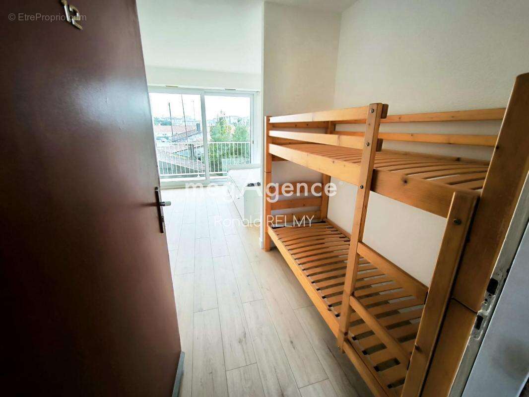 Suite à une baisse de prix, ce studio représente une opportunité à ne pas laisser passer - photo 3