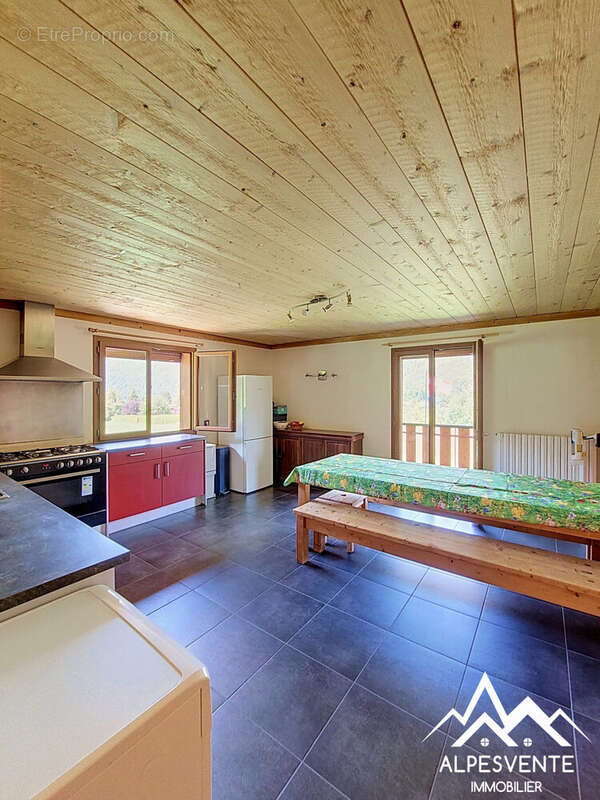 Appartement 101 m² à Morzine  - photo 2