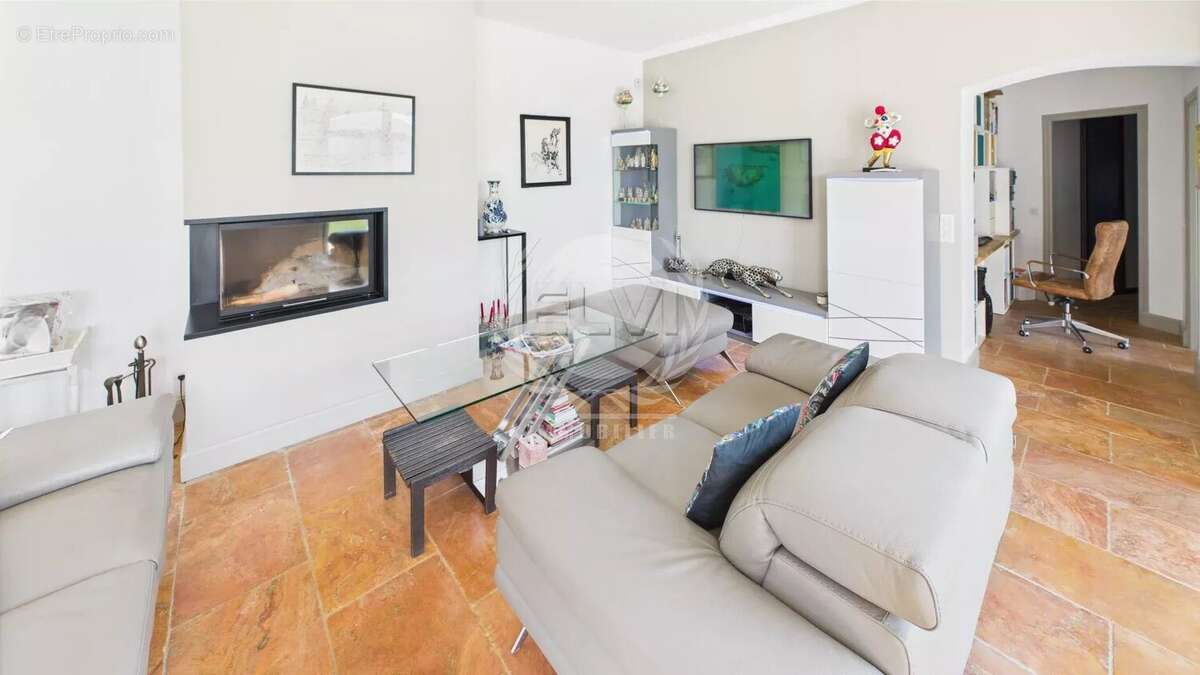 Maison à PLAN-DE-LA-TOUR