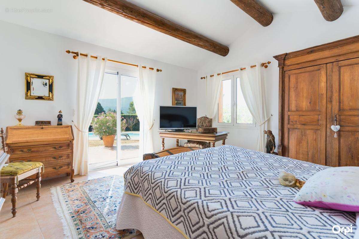 Villa Provençale de Plain-Pied à Saint-Zacharie — Écrin de Charme au Cœur d'un Domaine Arboré de 5 940 m² - photo 22