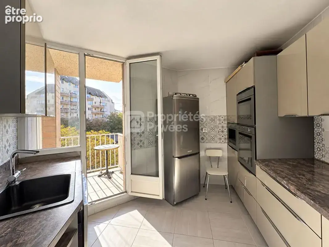 94000 créteil port - appartement 5 pièces rénové de 80 m² - 3 chambres + balcon + parking, vue port - photo 2