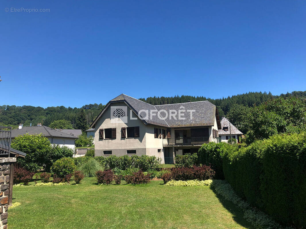 Maison à RIOM-ES-MONTAGNES