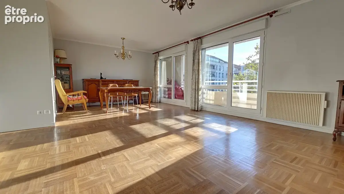 MONPLAISIR/LUMIERE   T4 de 78 m2 - 2 Chambres   Double extérieur   Grand Garage - photo 2
