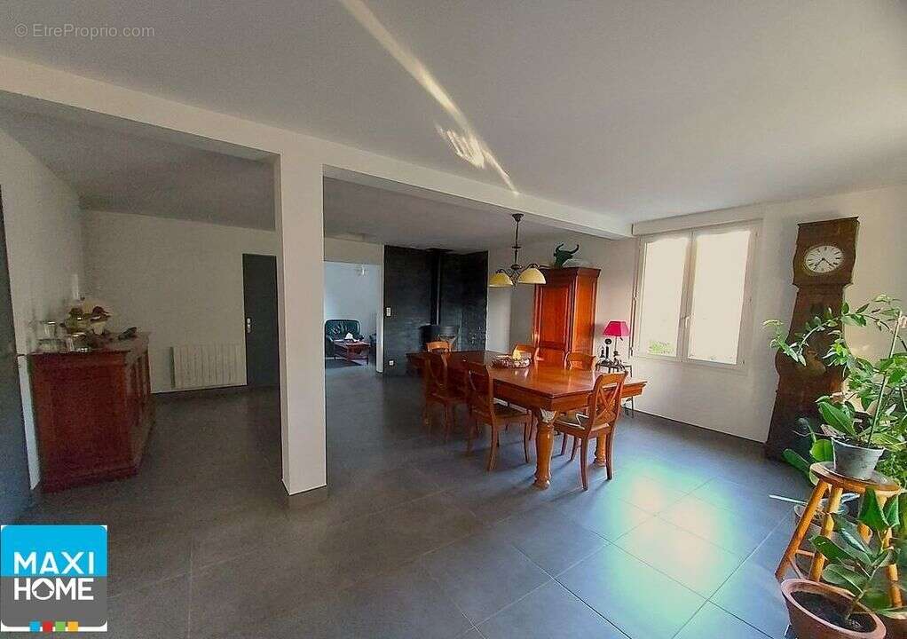 Maison à LAVAL-PRADEL