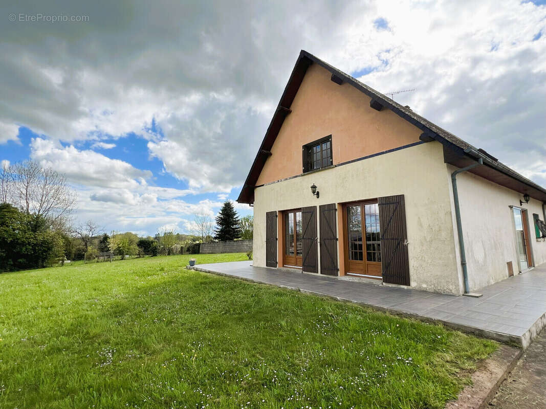 Maison à LAGRAULIERE