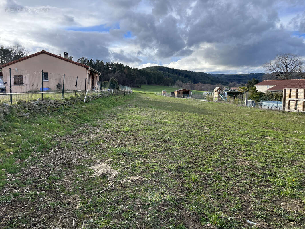 Terrain à RETOURNAC