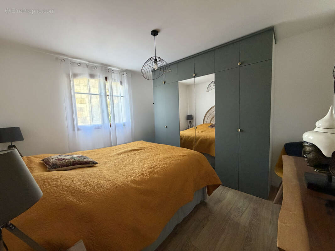 Appartement à SAINT-CYR-SUR-MER