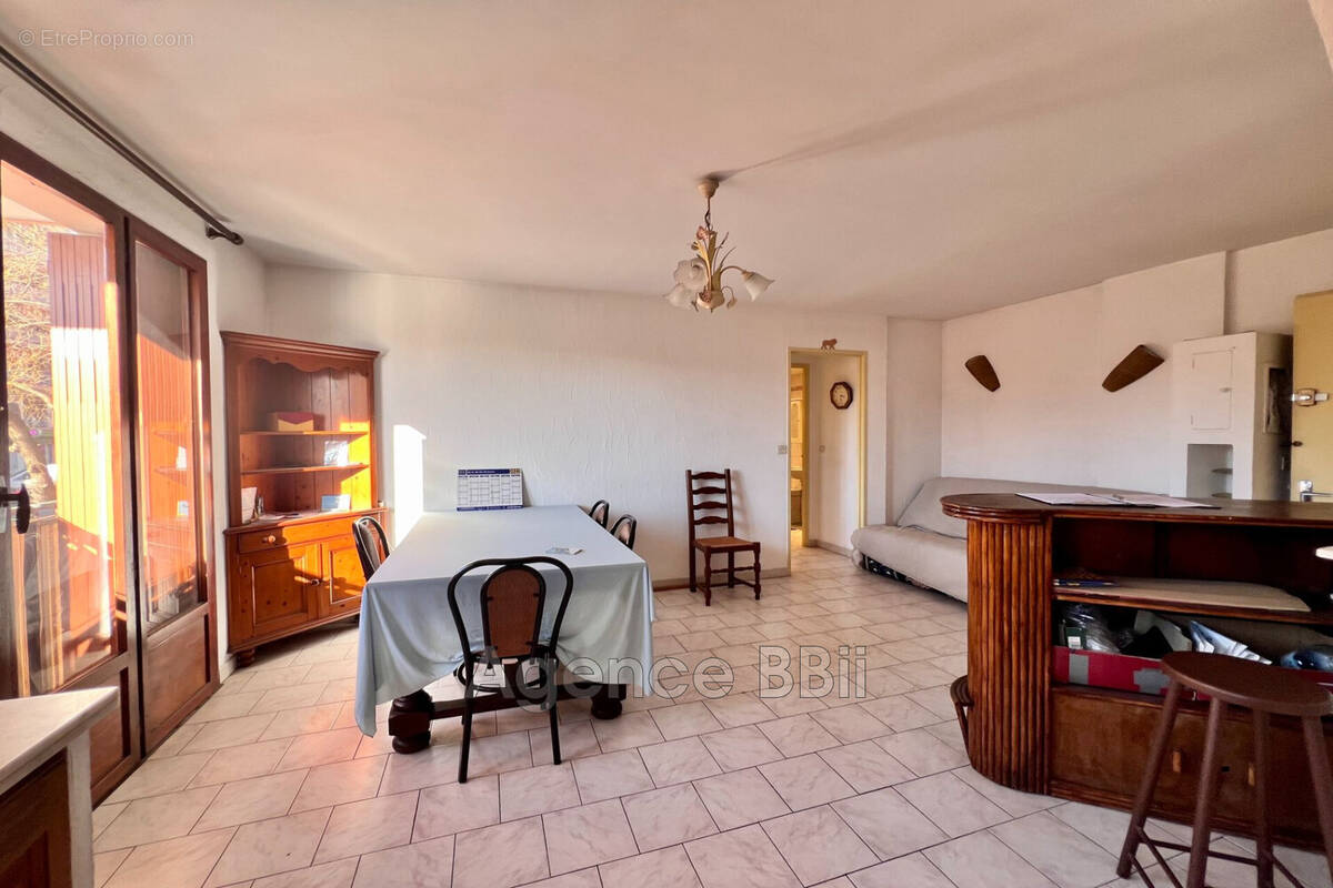 Appartement à LE CANNET