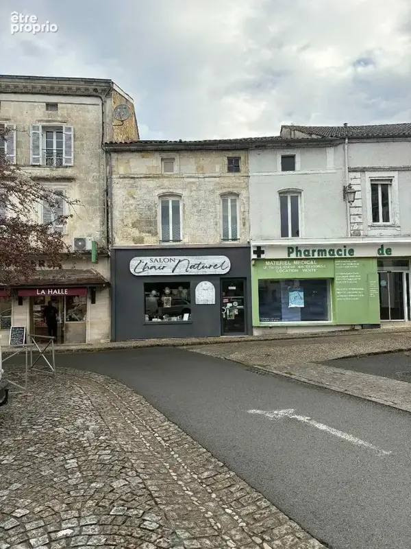 En exclusivité  Maison à usage mixte avec local commercial et appartement loué - photo 8