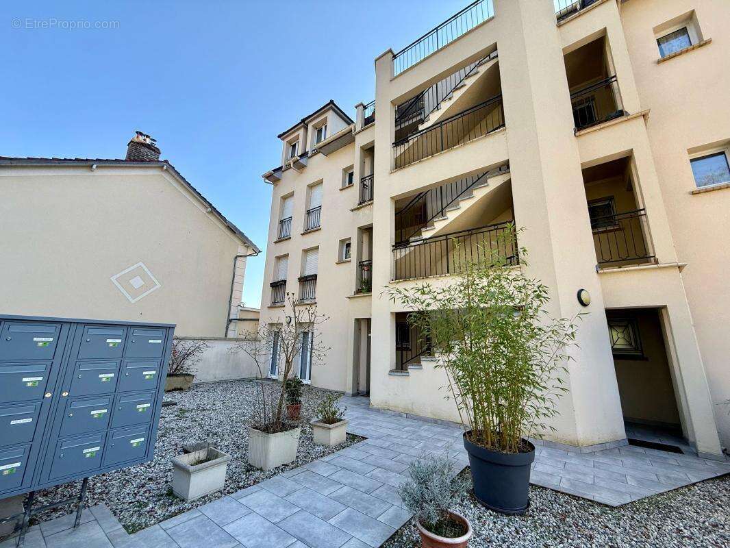 Appartement à LAMORLAYE