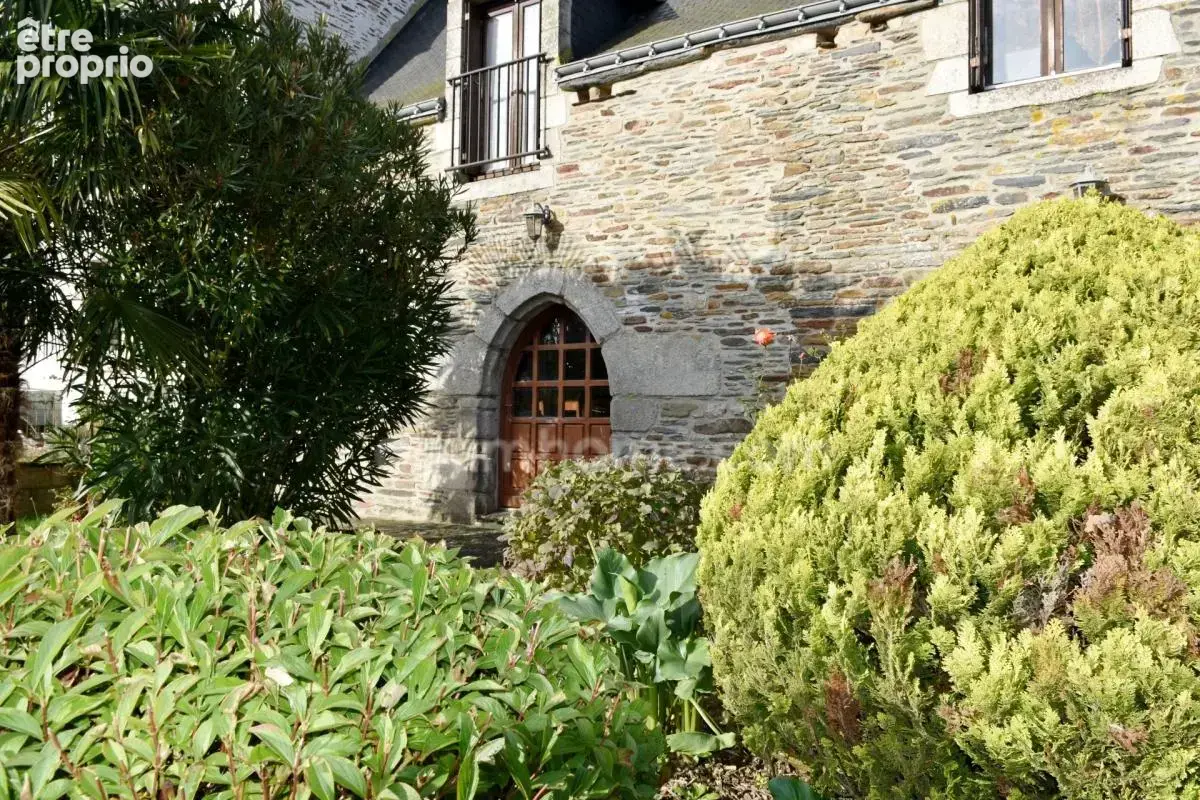 Ensemble immobilier en pierres sur vaste terrain paysagé - photo 19