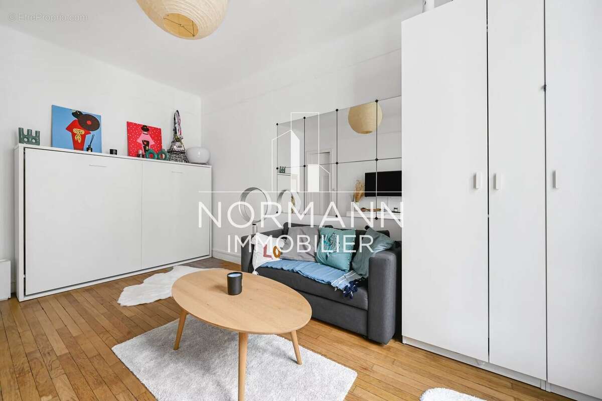 Appartement à PARIS-17E