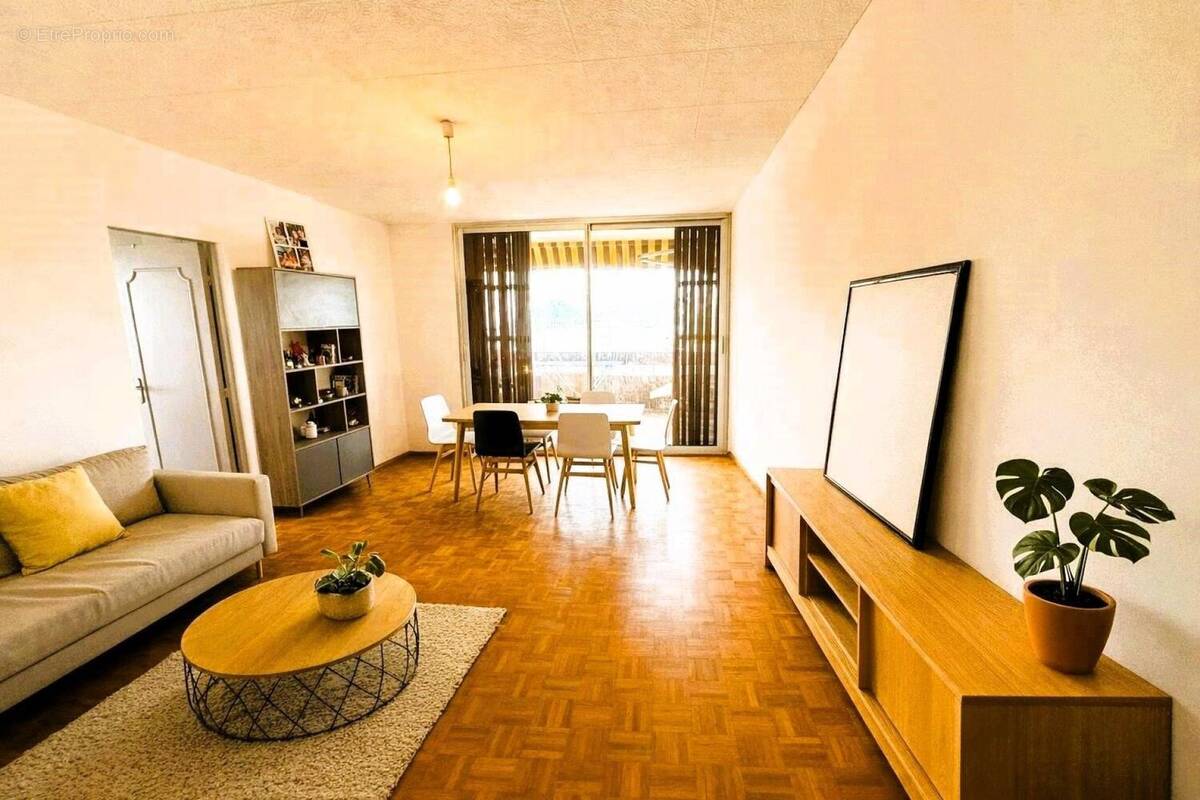 Photo 1 - Appartement à MARSEILLE-12E