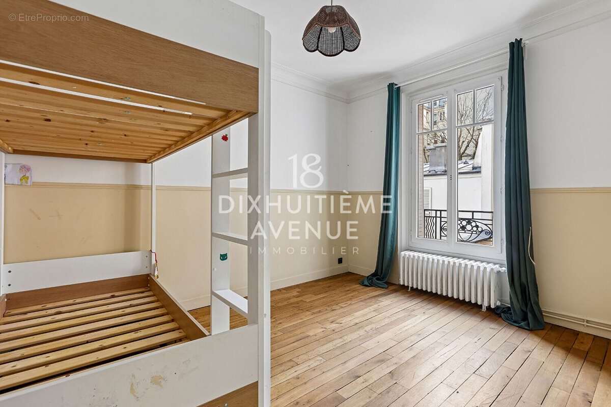 Appartement à PARIS-18E