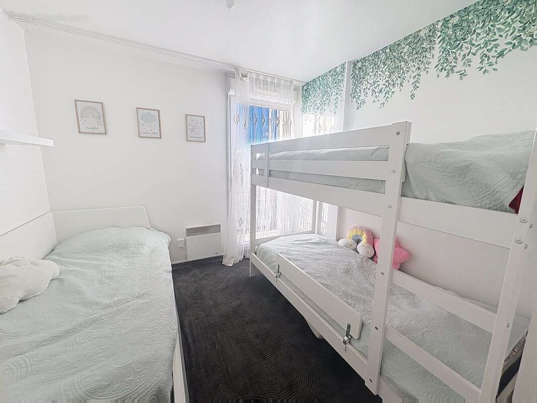 Appartement à L'HAY-LES-ROSES