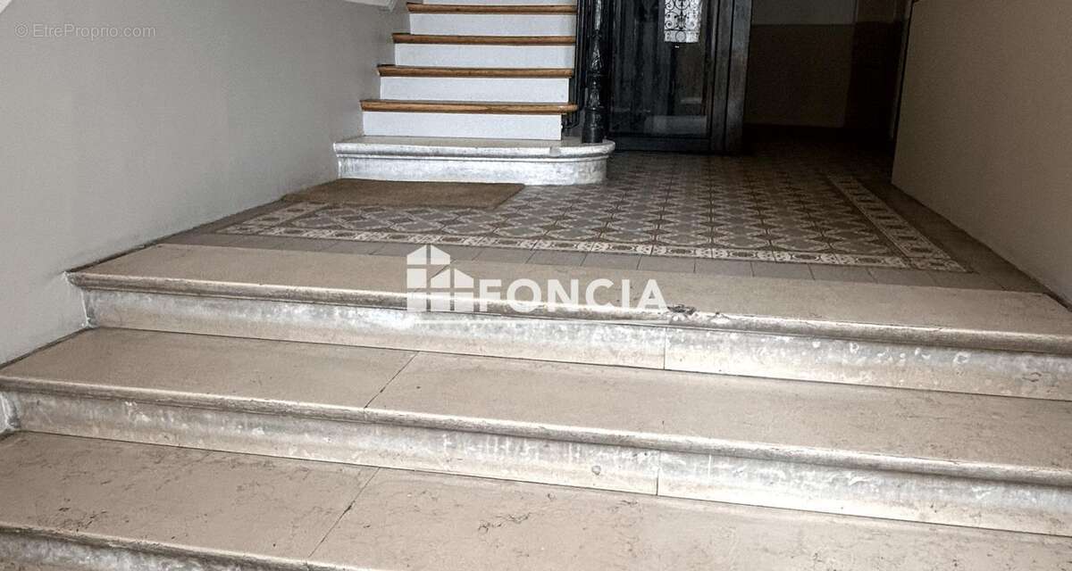 Soissons hyper centre - ascenseur - photo 4