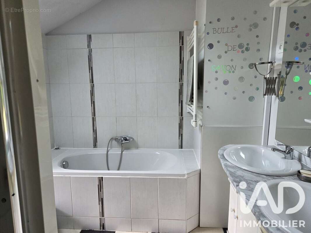 Maison 140 m² à Saint-Setiers  - photo 9