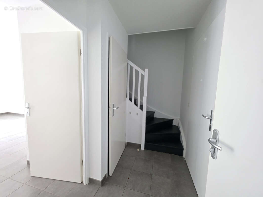 Maison de ville t3 jarinet et 2 parkings - photo 9
