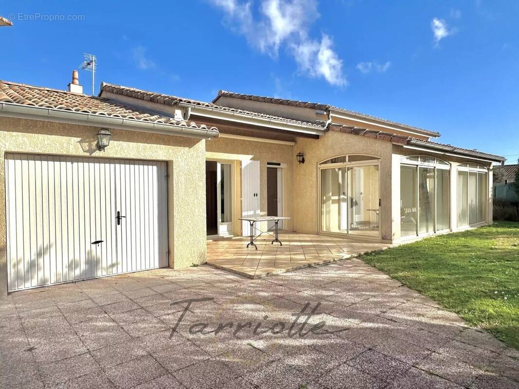 Maison à MONTELIMAR