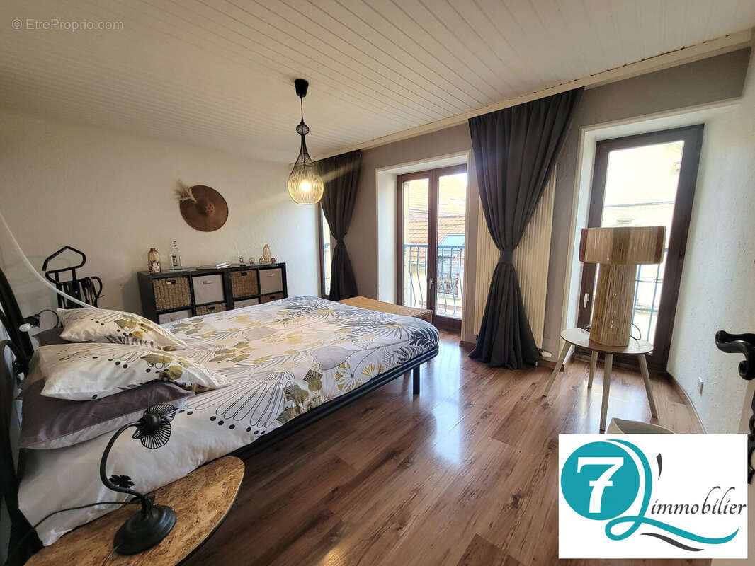 Chambre - Appartement à PONTARLIER