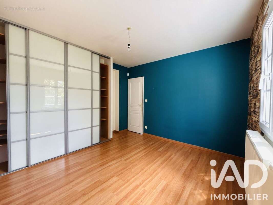 Maison 143 m² à Veigne  - photo 4