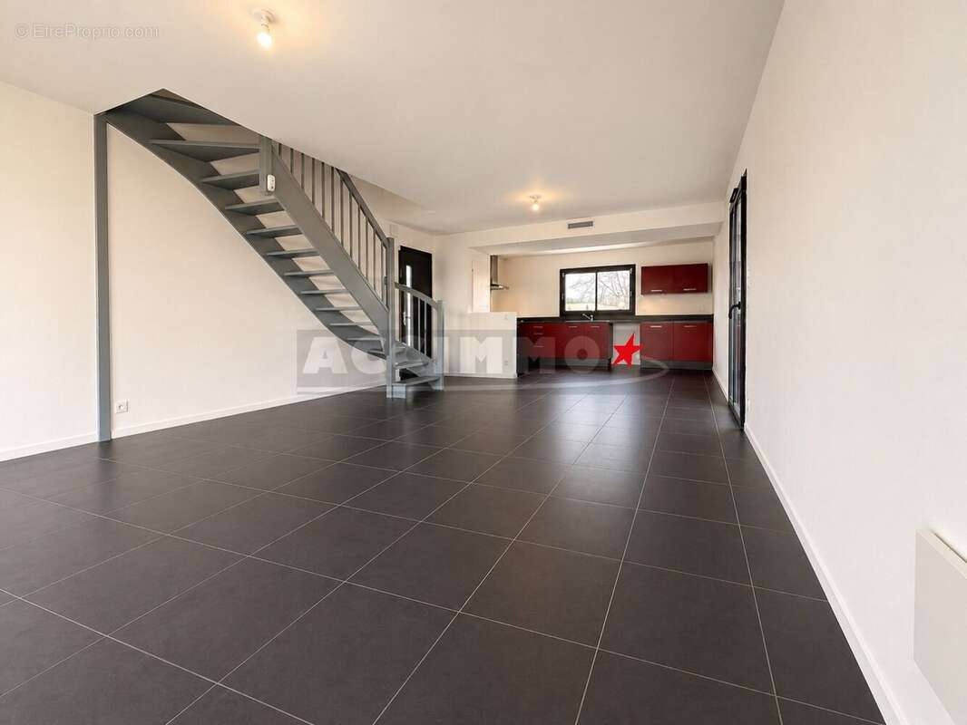 Maison à SAINT-SULPICE