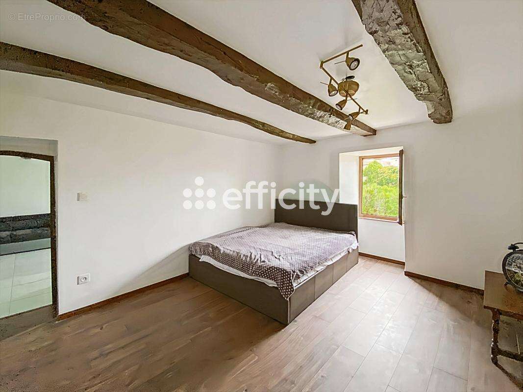 Maison à ROQUEFORT-SUR-SOULZON