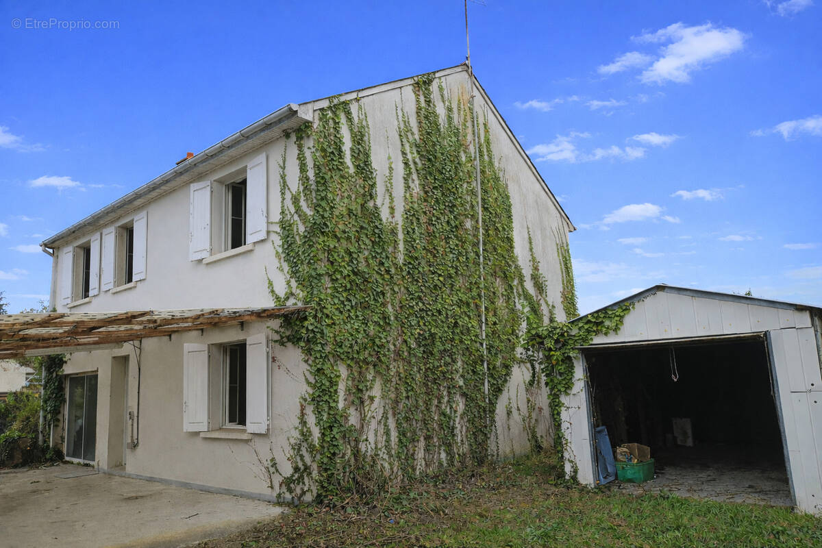 Maison à LA CHAPELLE-SUR-LOIRE
