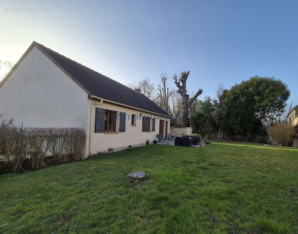 Maison à THOIRY