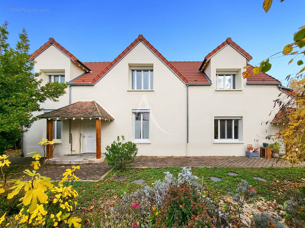 Maison à BRIE-COMTE-ROBERT