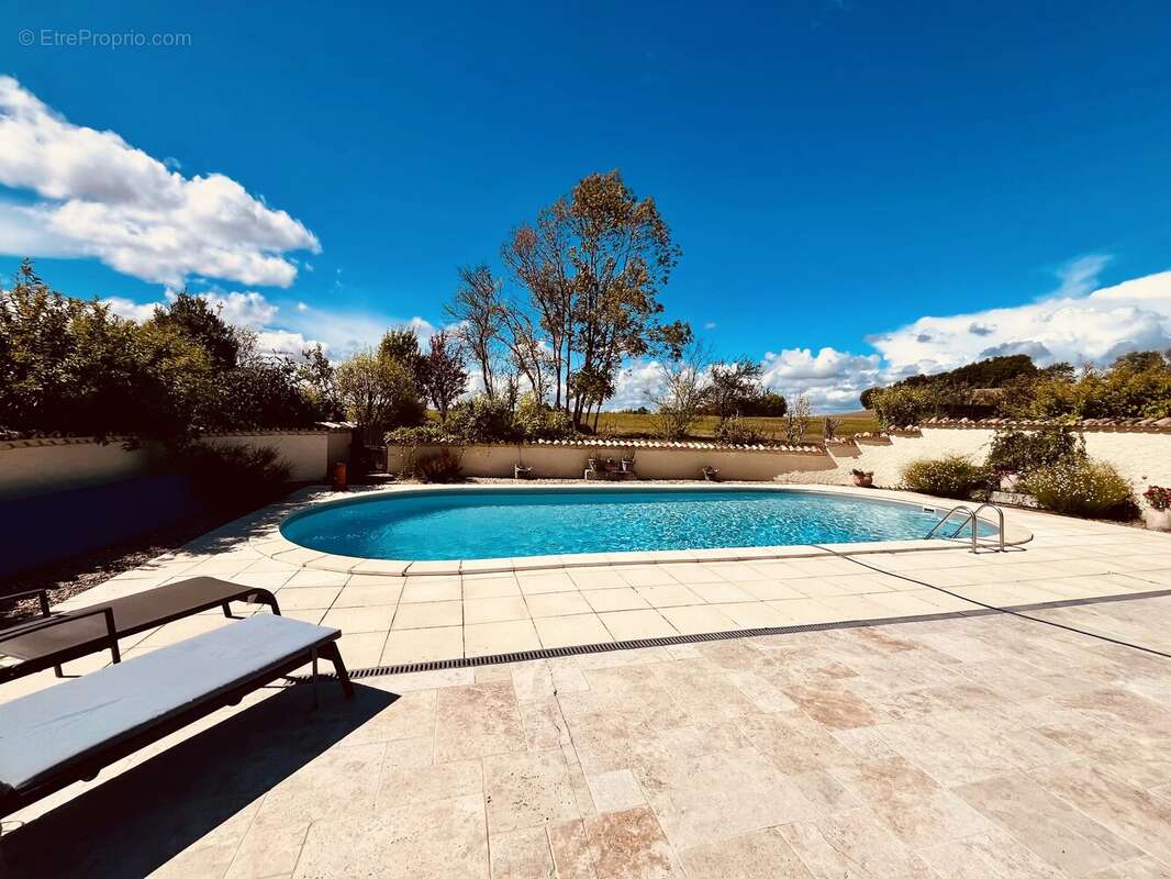 Maison élégante avec piscine, maison d'amis et vue imprenable - photo 20