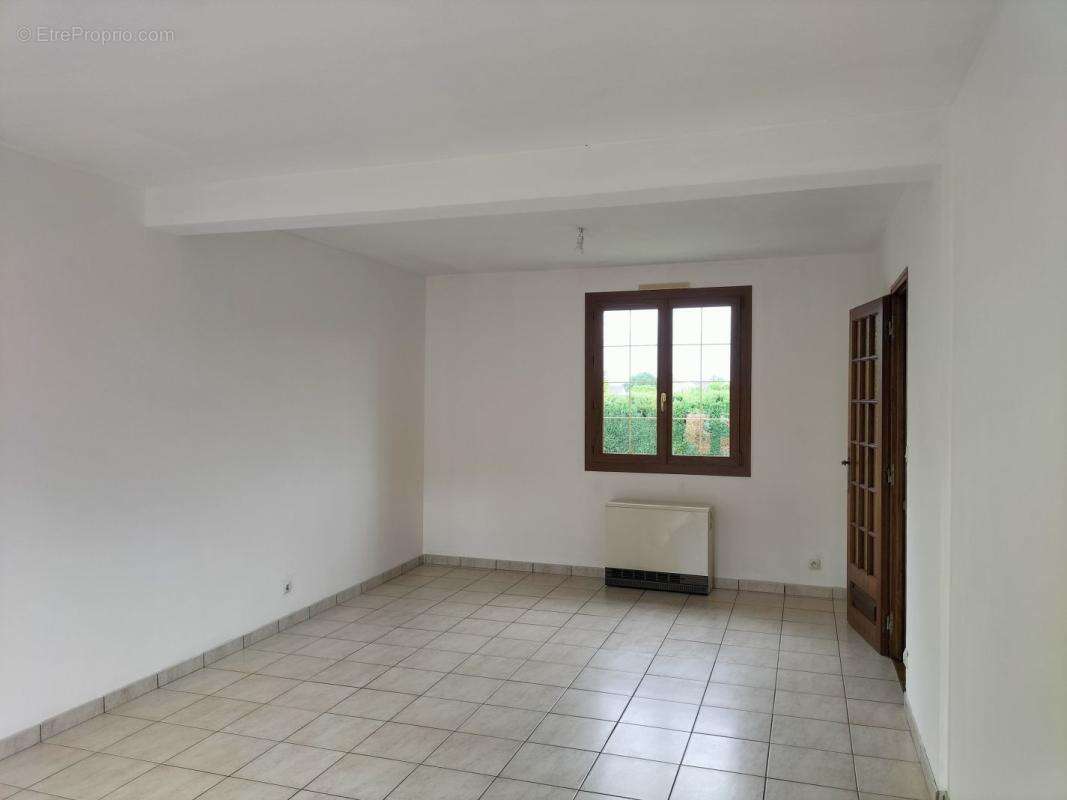 Maison 106 m² à Saint-Pierre-Des-Nids  - photo 3