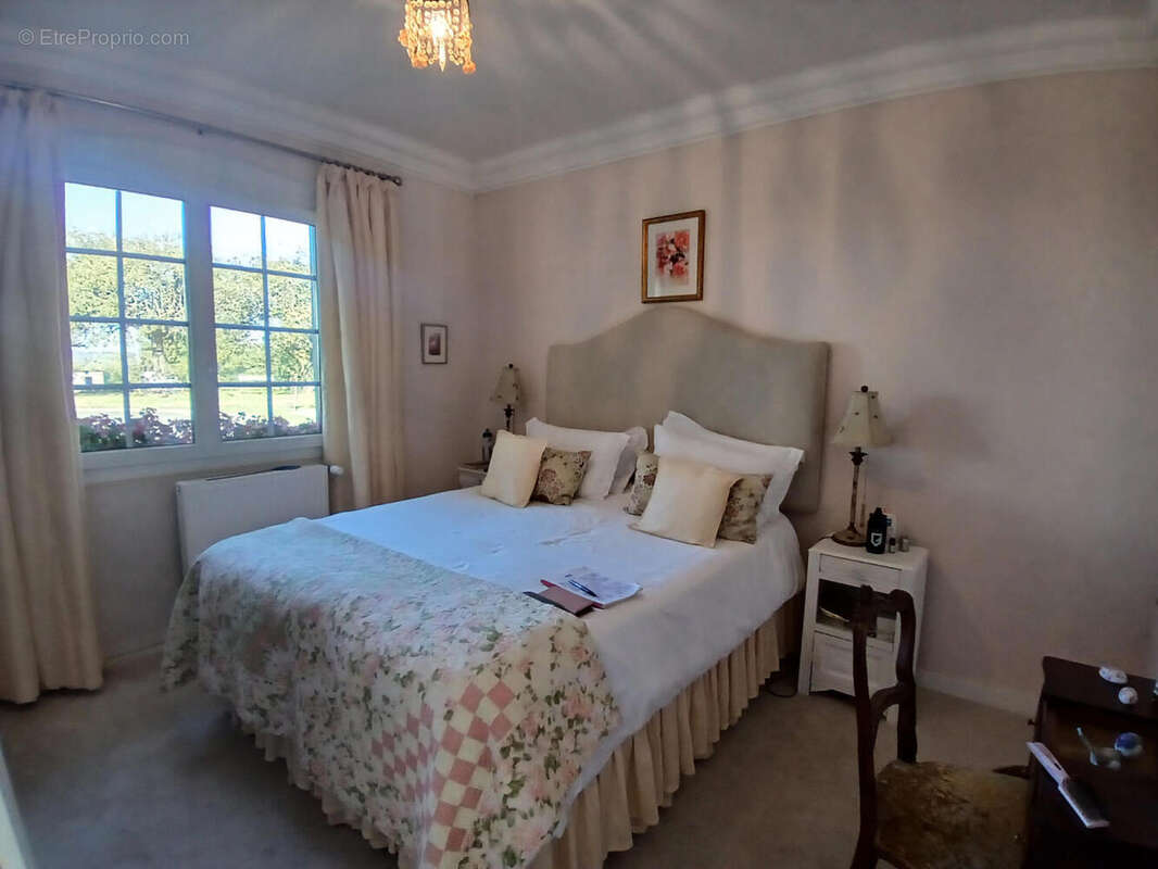 20251018_113534 - Maison à SAINT-PRIEST-LES-FOUGERES