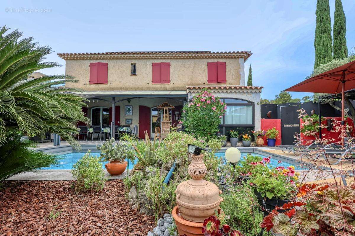 Maison à LA CADIERE-D'AZUR