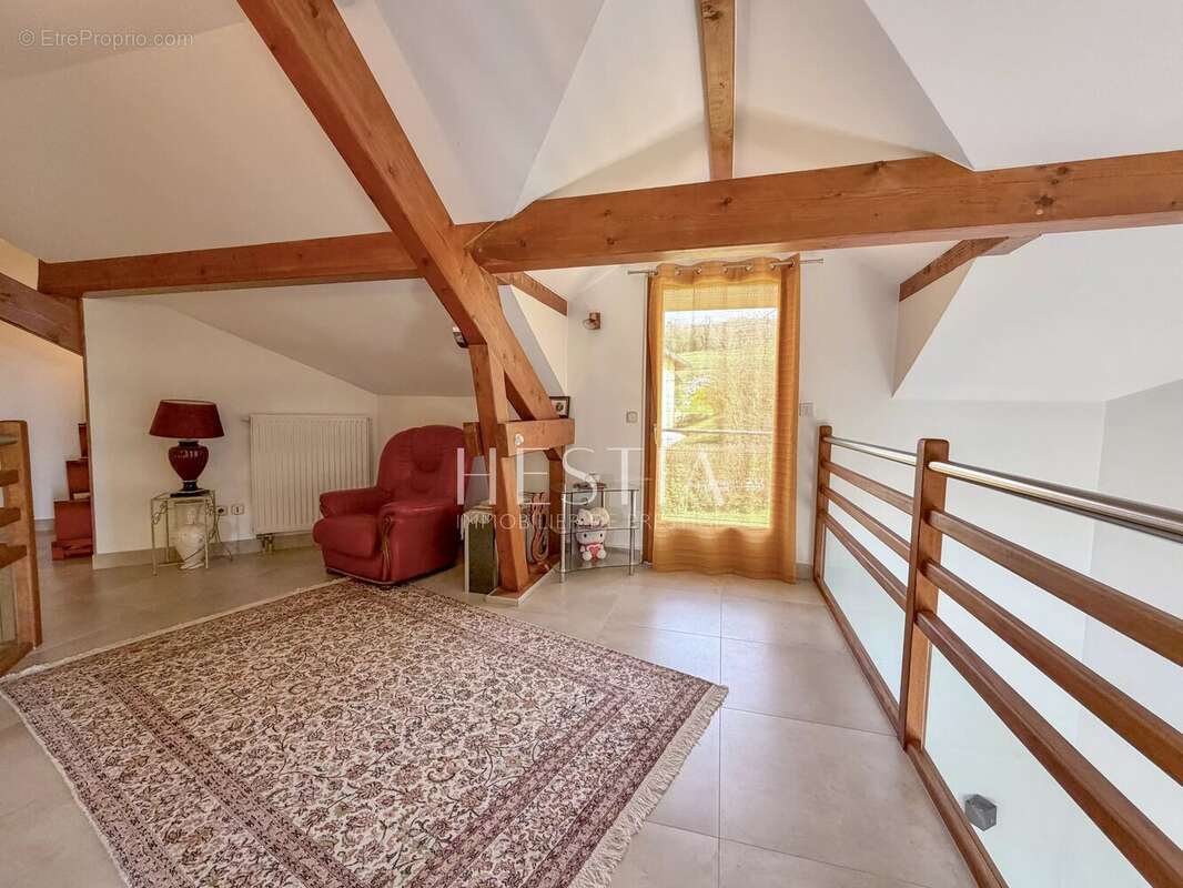 Maison à SAINT-MARTIN-BELLEVUE