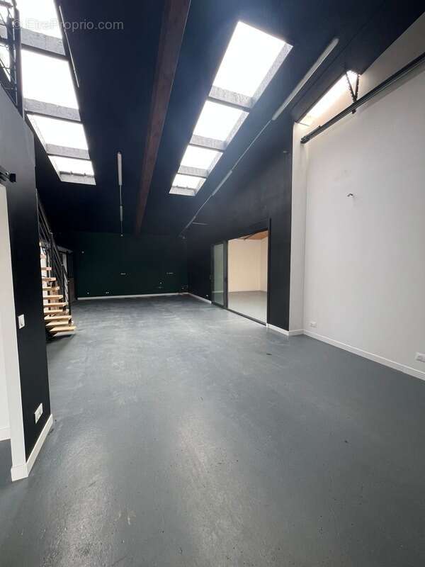 Commerce à SAINT-VIVIEN