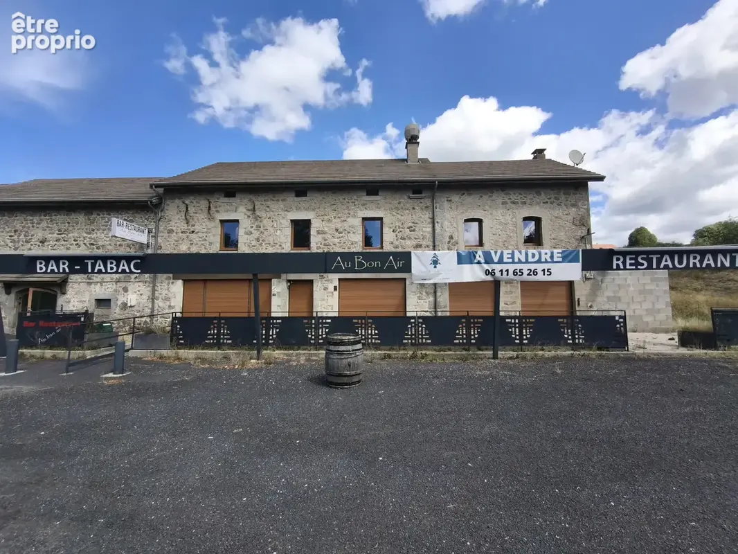 Local commercial 10 pièces 240 m² · à Devesset · 240 m² · 299 000 €