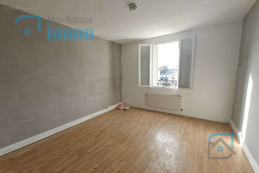 Maison à MEHUN-SUR-YEVRE