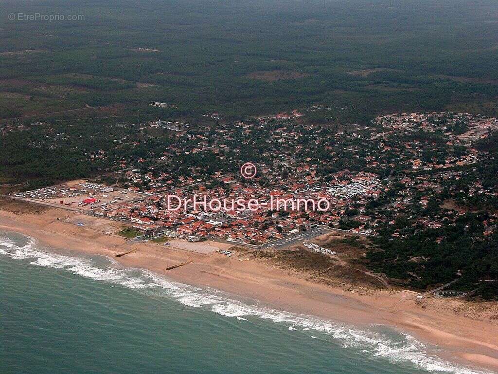 Commerce à VENDAYS-MONTALIVET